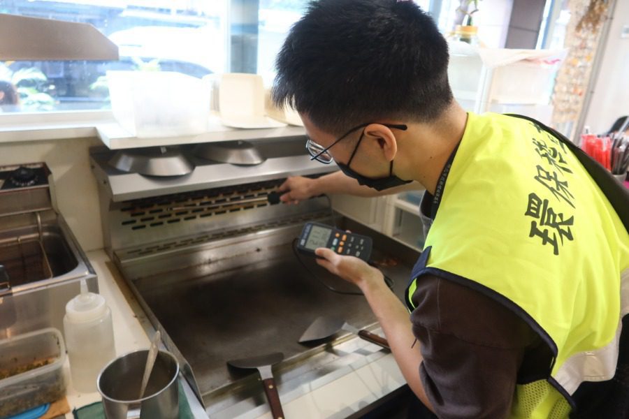 智慧輔導！新北市啟動「新北餐飲E管家」平台　助業者順利達標