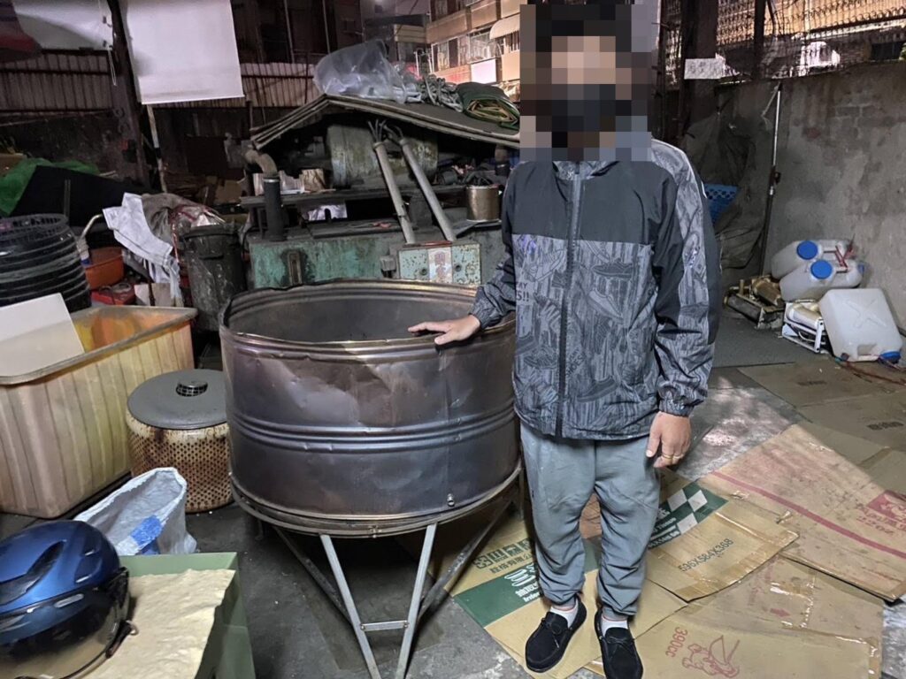 怎麼載的？竊賊偷大金爐扛上路　鳳警兩小時迅速查獲竊嫌送法辦