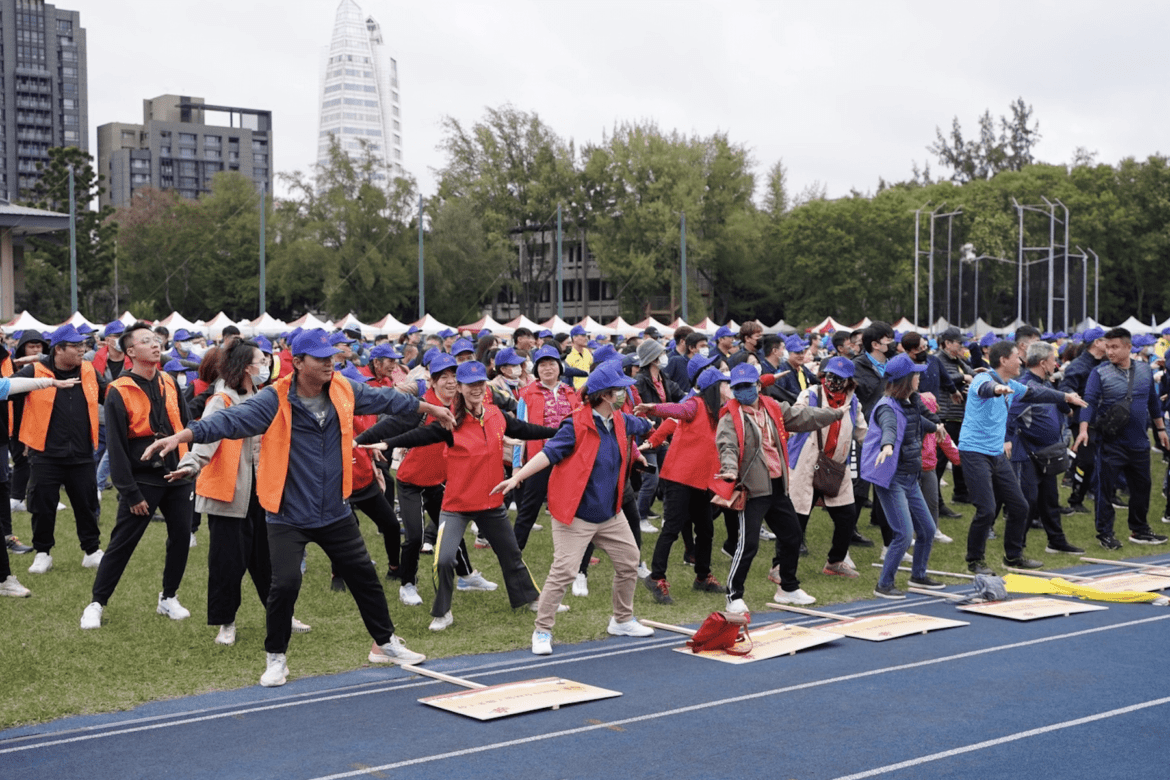 4兆經濟成果背後功臣     蘇俊賓讚勞工友『五夠力』     桃園勞工趣味競賽歡樂啟動