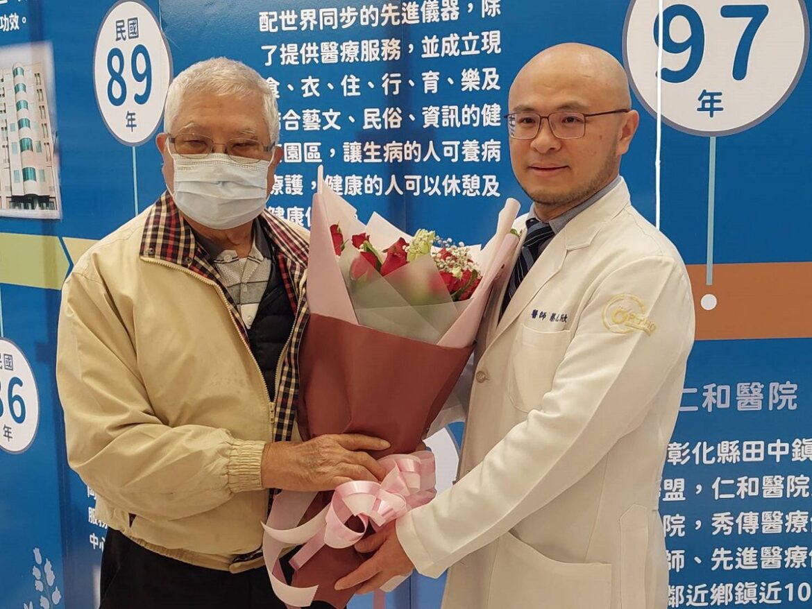 老翁深受退化性膝關節炎所苦　秀傳機器手臂人工膝關節手術 4小時就可以下床活動