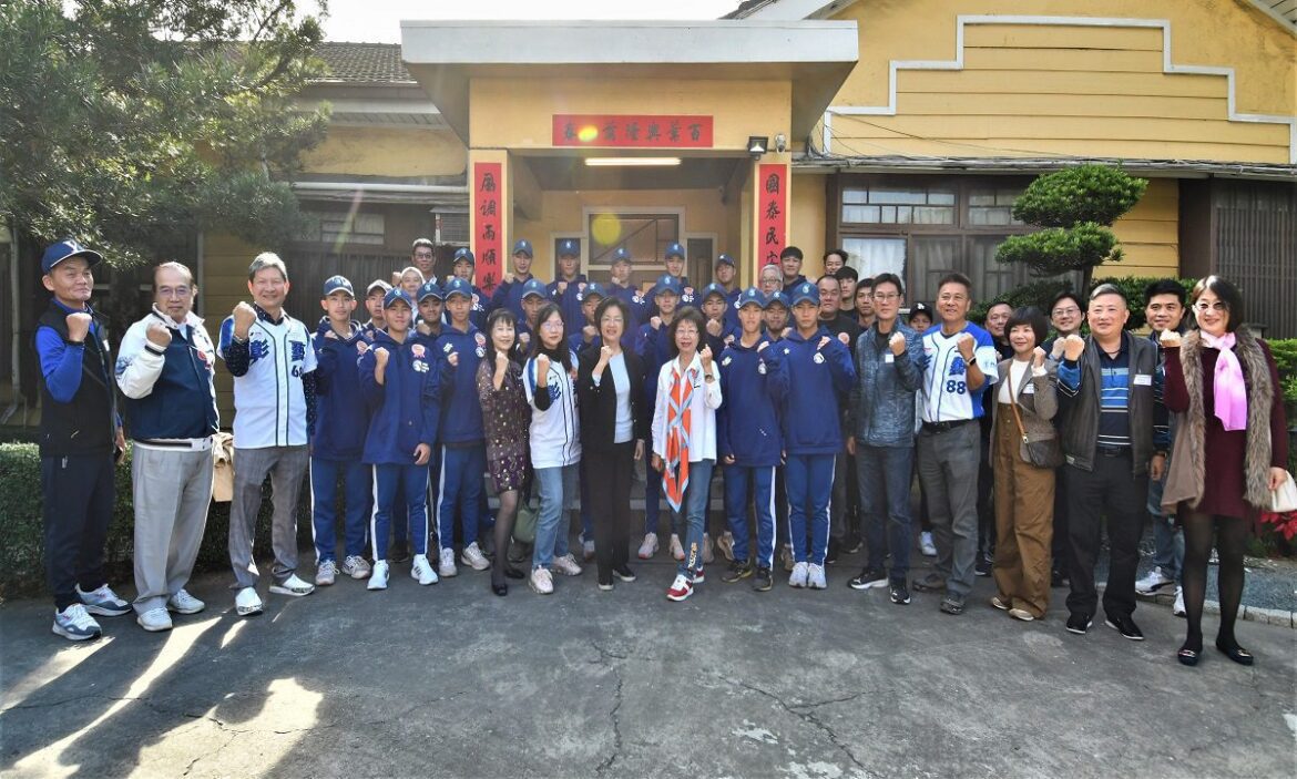 十年磨劍！彰藝中棒球隊勇奪全國前八強　王惠美邀請官邸共進午餐