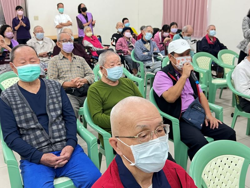 樂透歌友會溫暖獻唱　 高雄榮家長輩歡樂滿懷