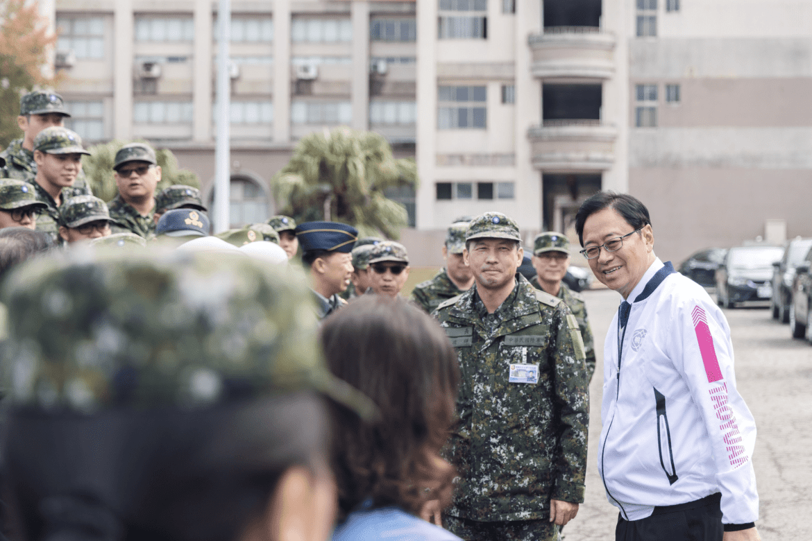 國軍官兵春節不打烊     張善政親自致贈加菜金感謝辛勞