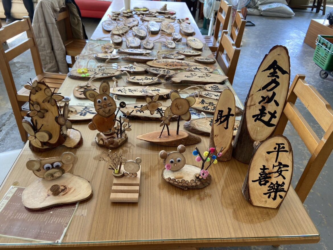 中市西屯清潔隊巧手再造　廢棄樹枝變身文青藝術品