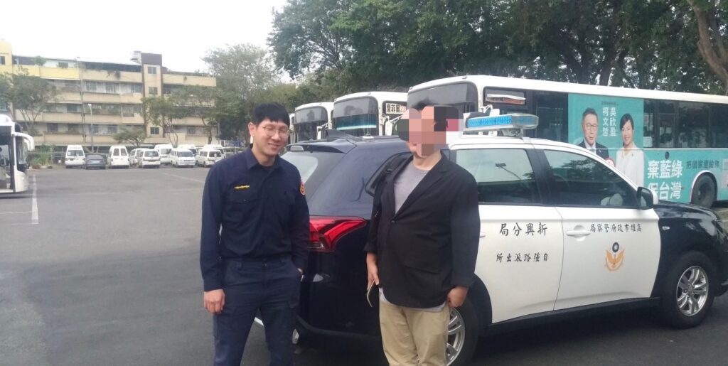 日籍旅客手機遺忘公車上　警積極尋回