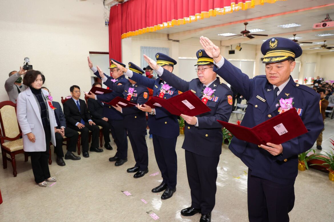人事異動！  宜蘭縣政府警察局卸、新任分局長聯合交接