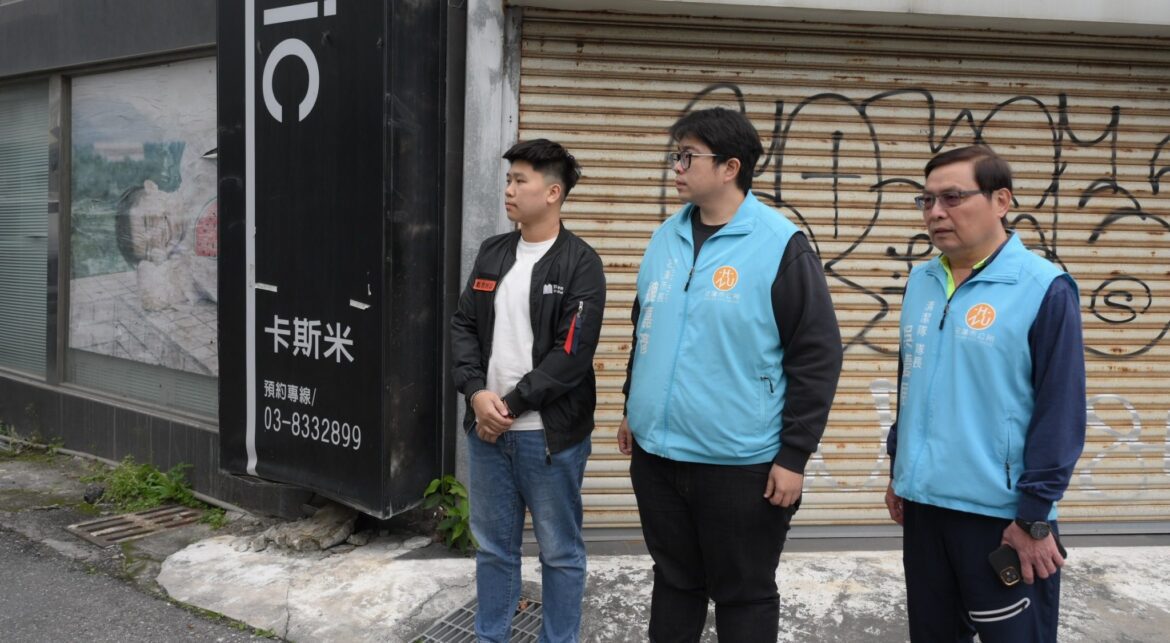 花蓮市嚴防蚊蠅蟲害　魏嘉彥關心噴藥消毒作業