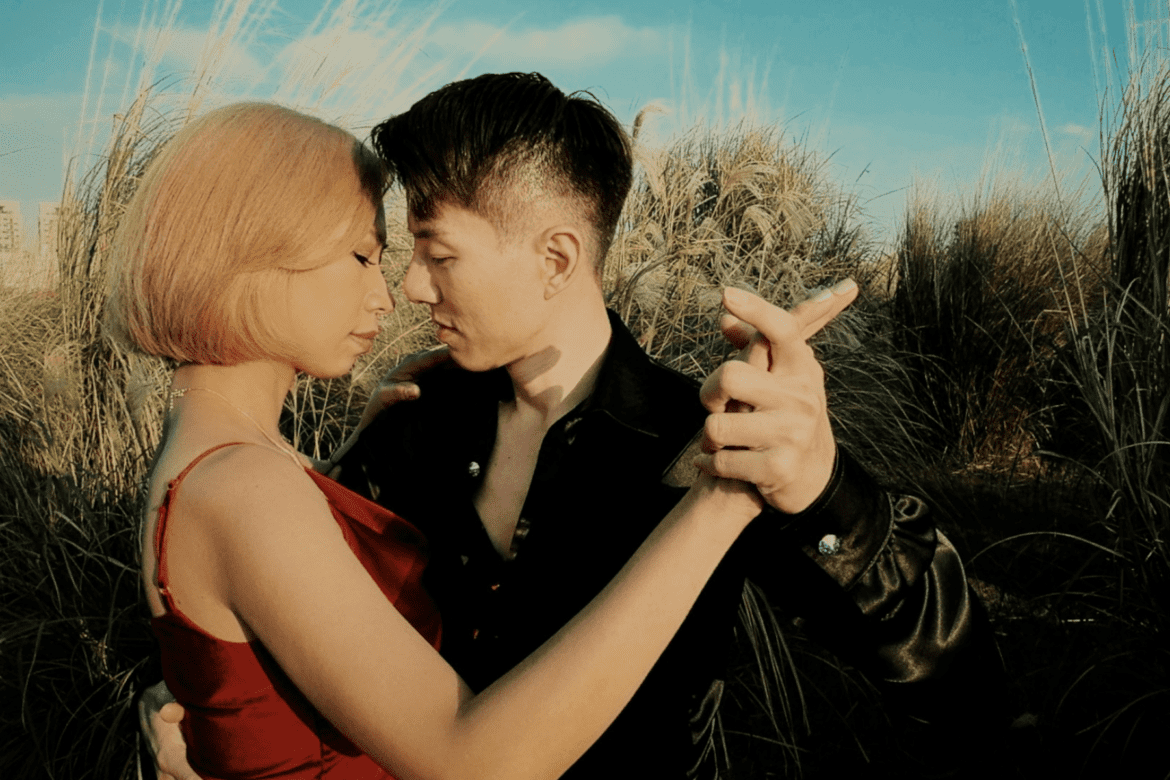 金曲歌后雅維‧茉芮〈不要旋轉我〉MV首次嘗試跳舞      小S讚有模有樣
