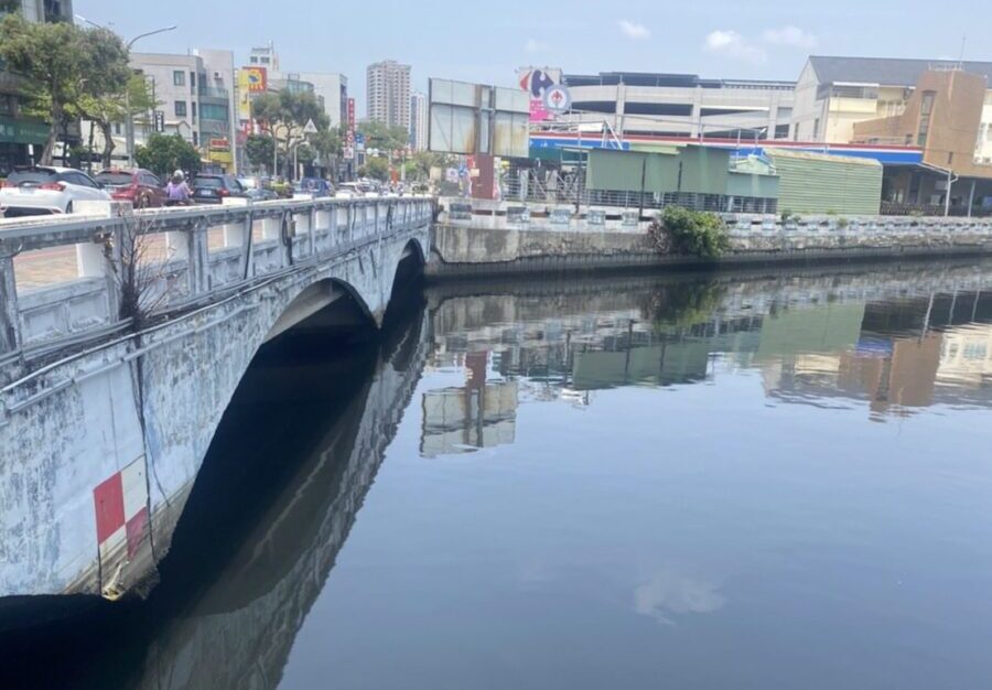 健康路運河的水為何染黑　李啟維要求南市府找源頭