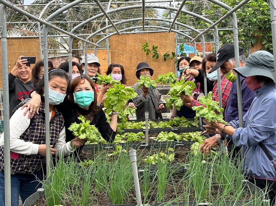 農村綠照計畫暖化心房　赤山社區溫情綠色照顧　長者歡喜上課、志工樂在助人