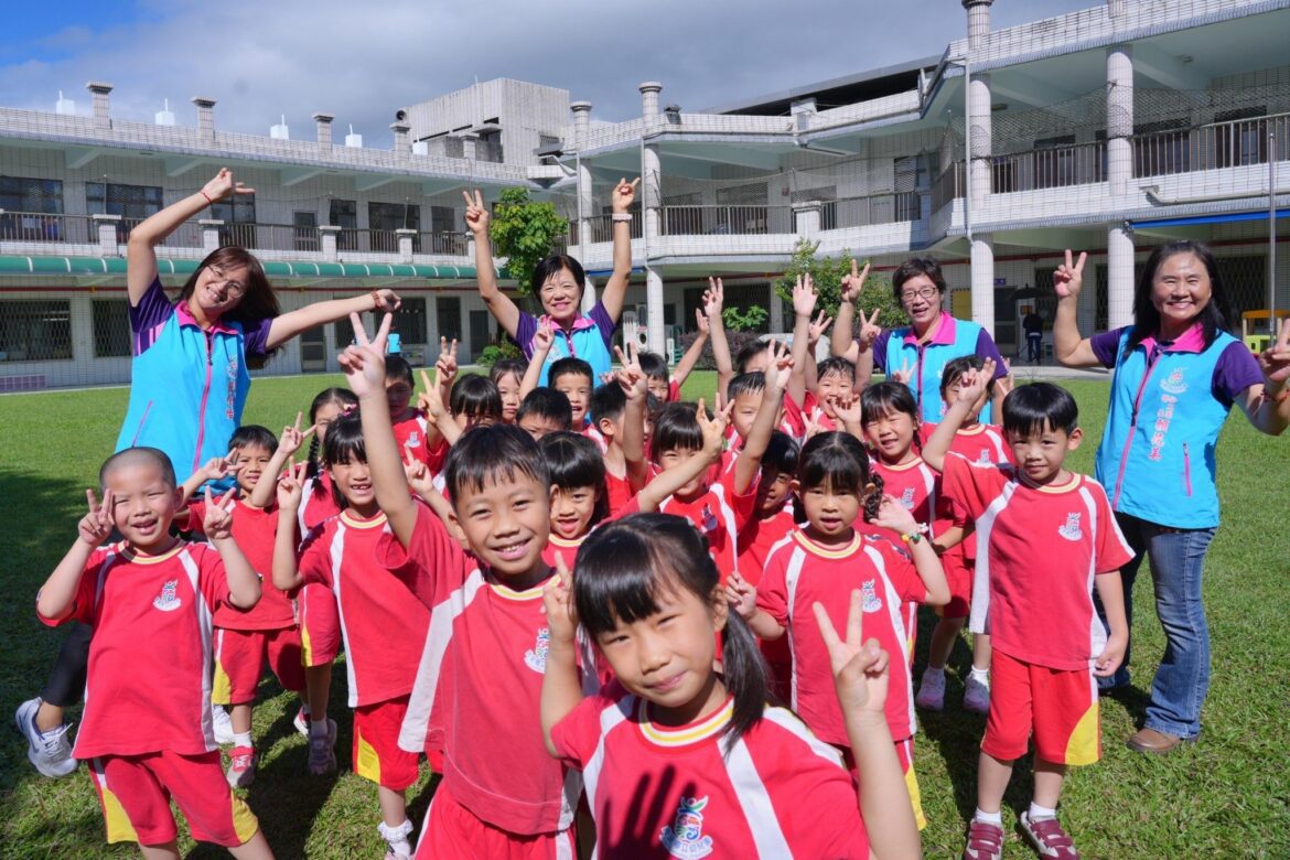 吉安鄉幼童第一張畢業照  游淑貞陪伴留下難忘回憶