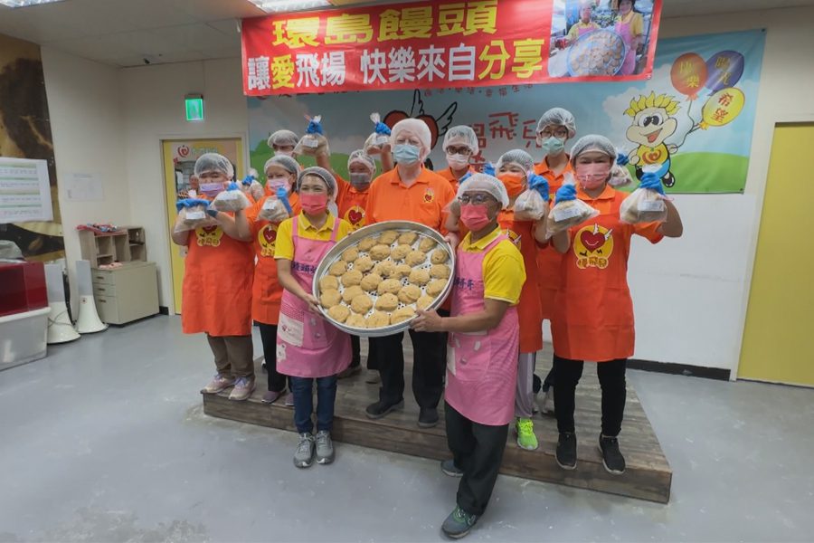 以貨車為家  環島饅頭義賣分享生命故事