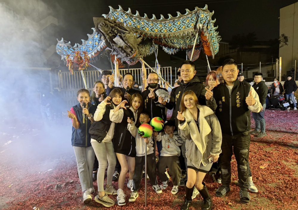 苗栗(火旁)龍文化首次造訪竹市   龍踩街祈福場面震撼