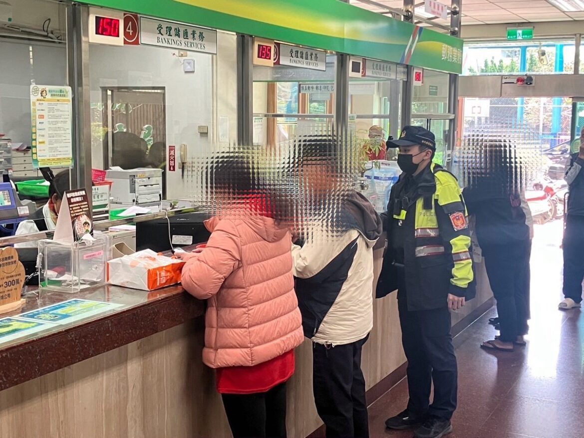 影音/又見假公務員詐騙　幸虧這一問 警、郵聯手阻止守護民眾財產安全