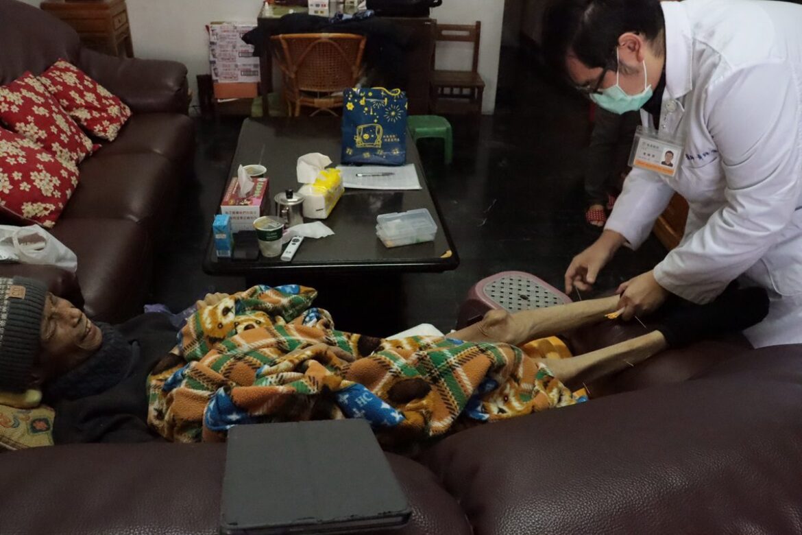 影音/胰臟癌末吃東西一律變鹹  中醫居家到宅看診助味覺回復