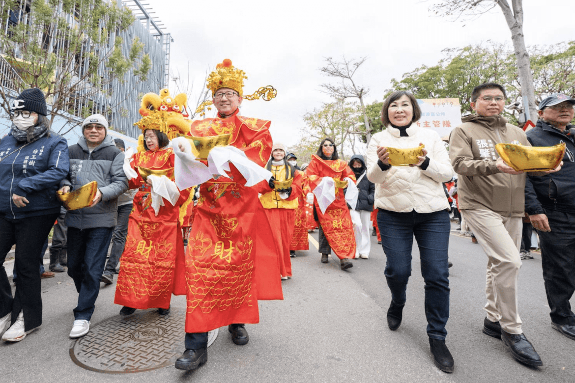 2025龍潭迎古董踩街嘉年華熱鬧登場     接財神迎福氣     傳承客家文化