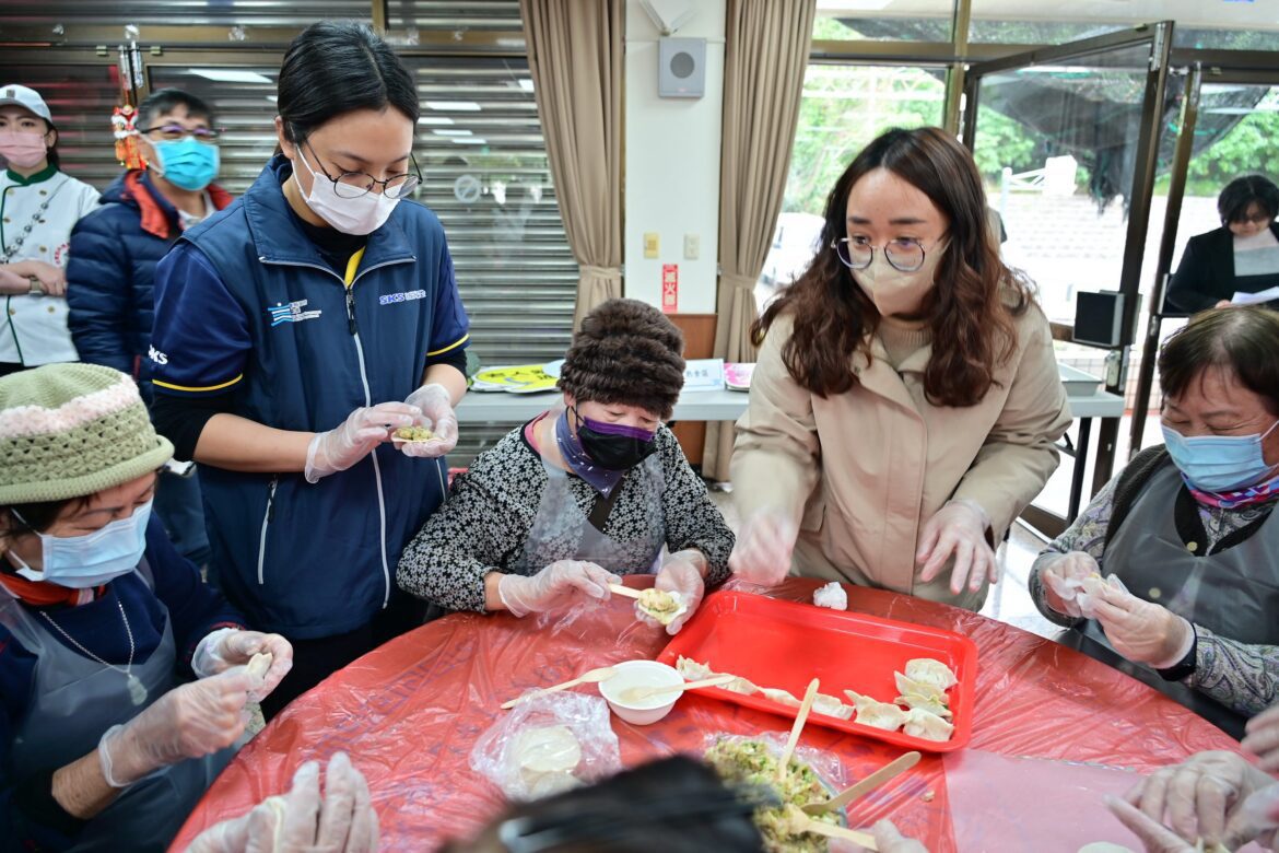 元宵節關懷獨居長者   縣府等單位暖送2萬顆水餃
