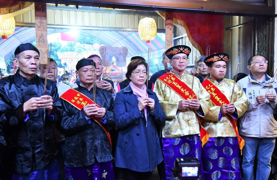 芬園鄉傳承百年傳統迎天公　天公繞境賜福隨香善信數千人