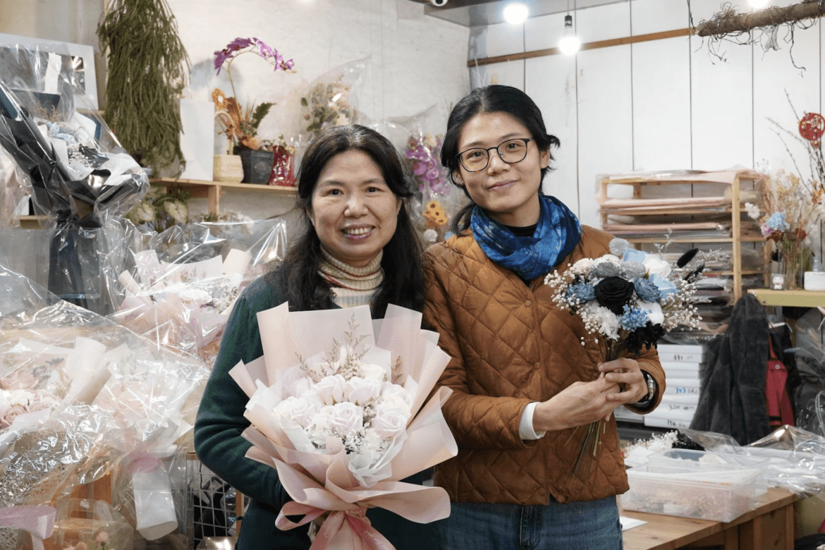 愛在花開時     板橋花市情人節花卉熱賣中     送禮不踩雷