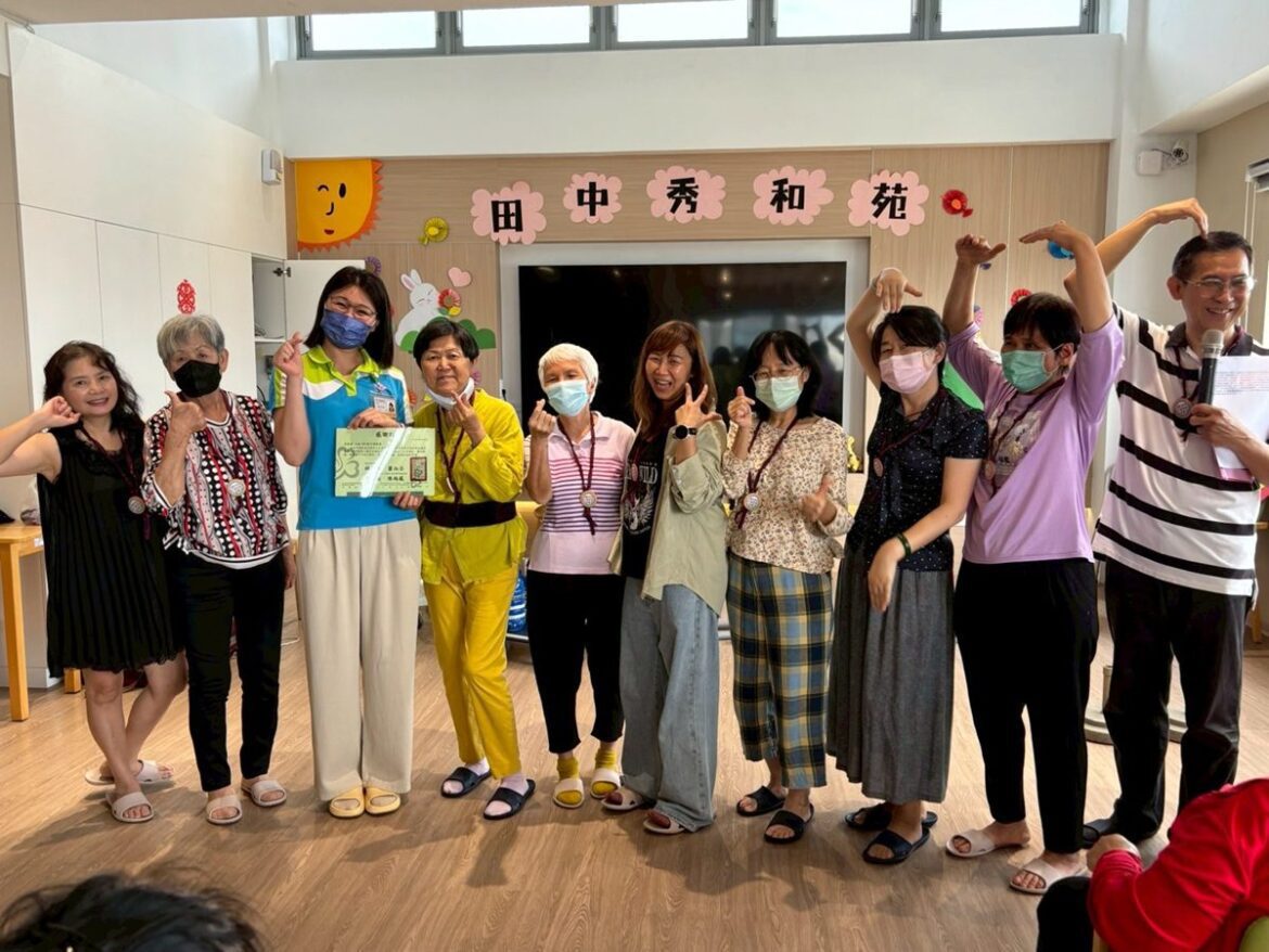 影音/以愛為名，傳遞希望　「以勒300齡手偶劇團」溫馨獻演田中秀和苑