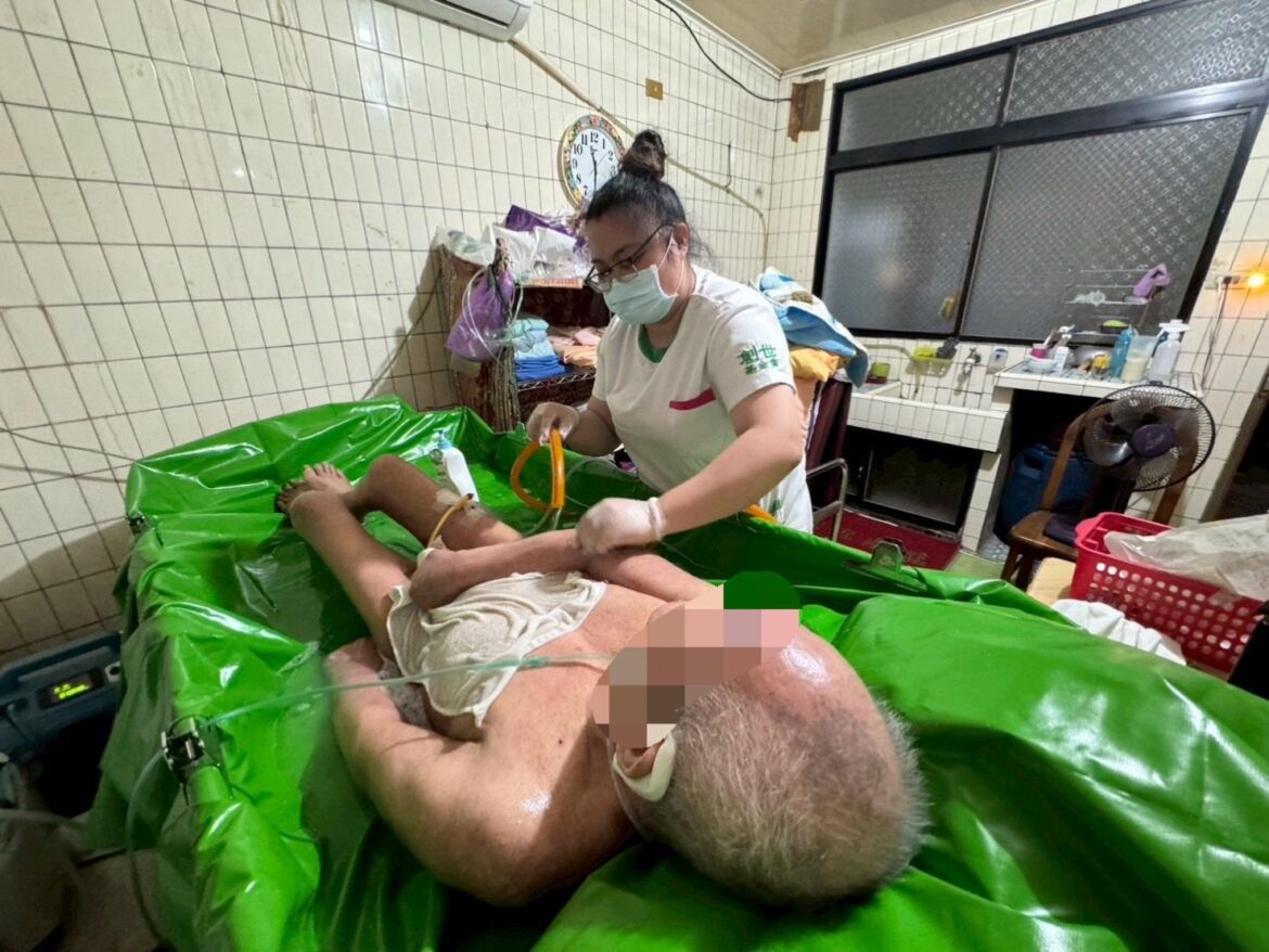 第一線愛心護理天使   用心守護植物人健康