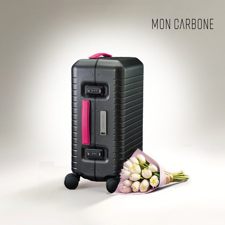 MONCARBONE母親節限定行李箱　用碳纖維的輕盈堅韌向偉大母親致敬