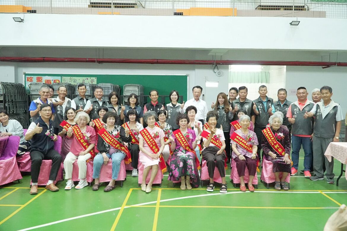鹿草鄉慶祝母親節　表揚114年模範母親