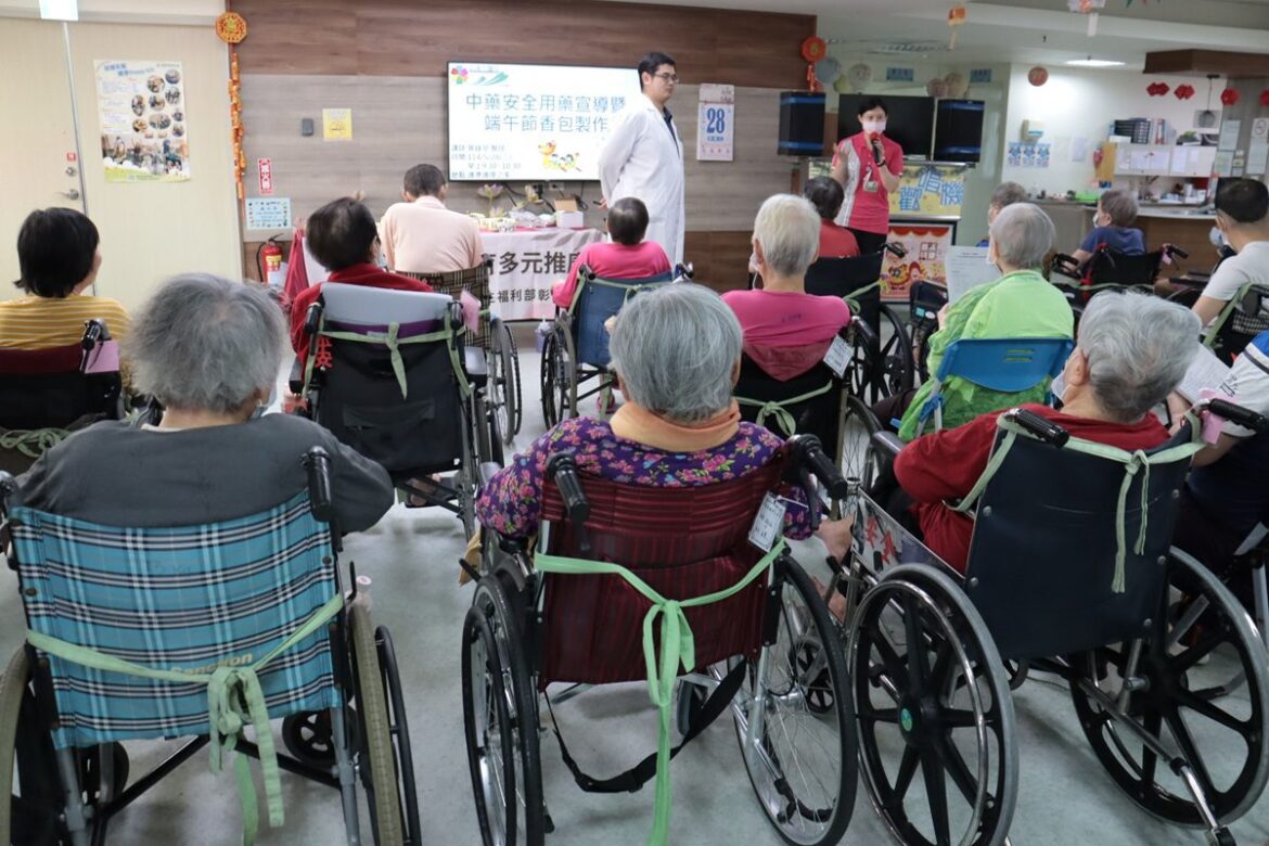 端午飄傳不只粽葉香   護理之家中藥香包傳關懷　