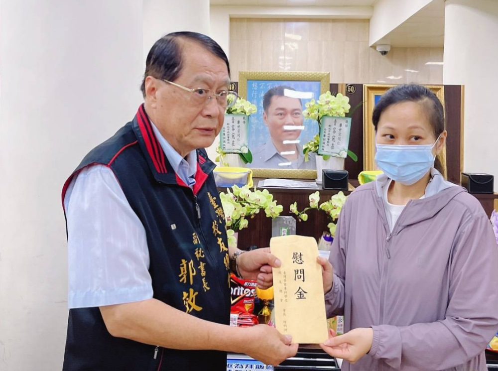 新北市政府警察局板橋分局廖世宗巡佐因公死亡   警專校友總會前往慰問