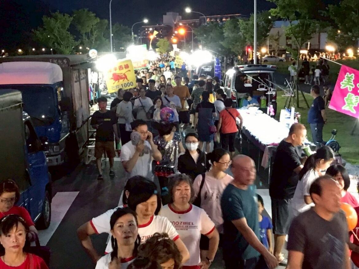 礁溪溫泉夜市喜遷新址　吸引人潮體驗礁溪夜市文化