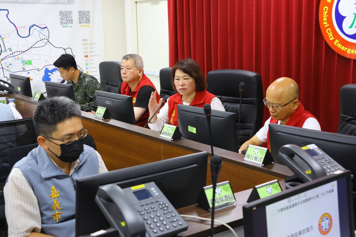 影音/丹娜絲颱風強襲 黃敏惠率市府團隊連夜應變動員災後重建