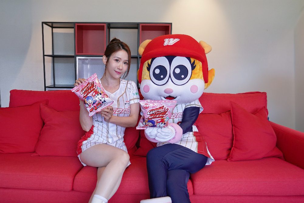 乖乖挺棒球！味全龍聯名全新「芮美」草莓煉乳包裝甜蜜來襲
