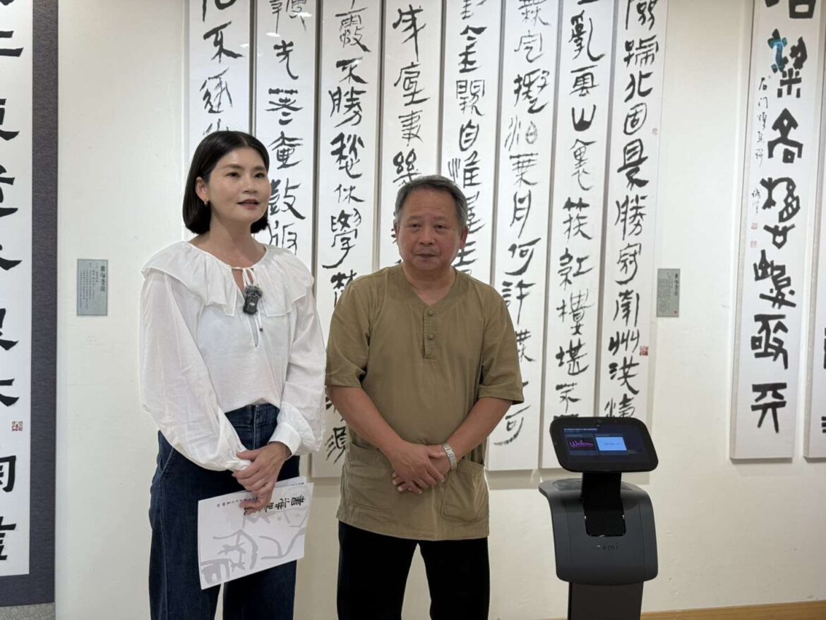 導覽服務融入智慧科技變有趣　雲林縣文觀處展覽館推派智慧機器人上工