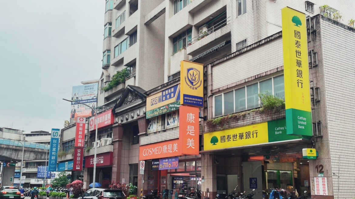 「一句提醒救了整個家庭」行員親身經歷曝，讓眾網友讚爆