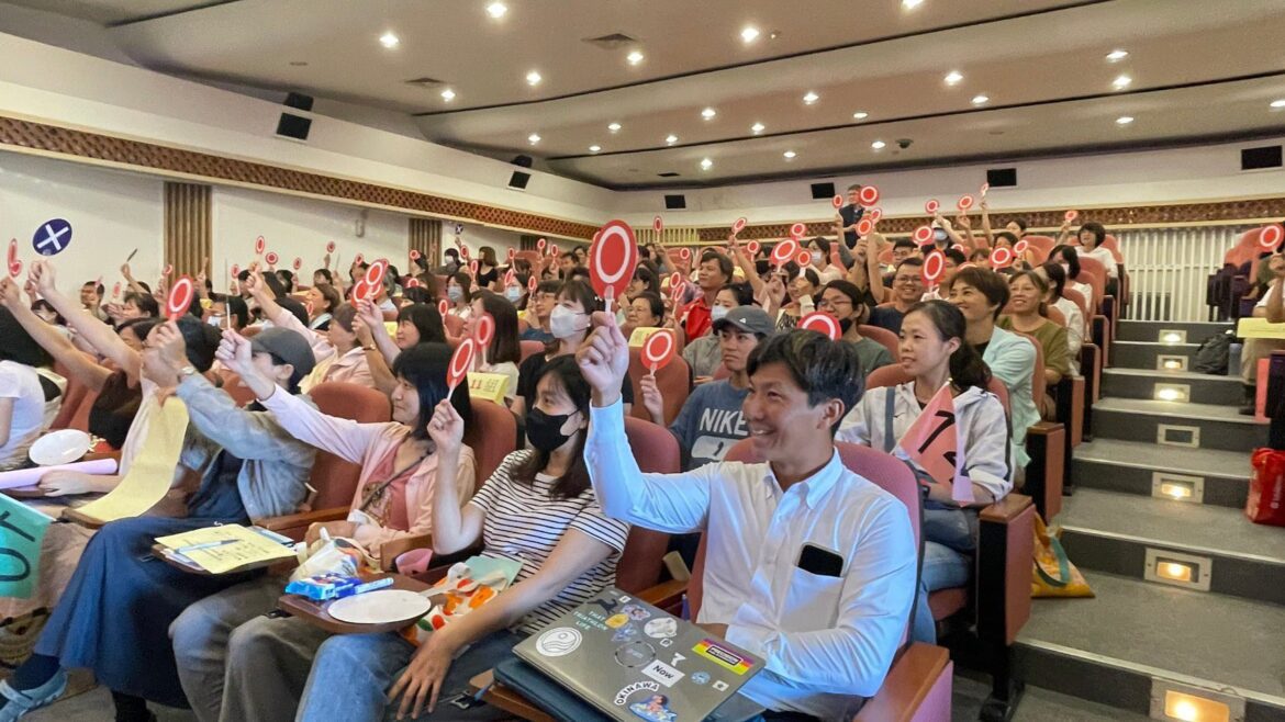 「輔導管教×法律大哉問」研習活動  東華附小落實正向管教與強化法律知能