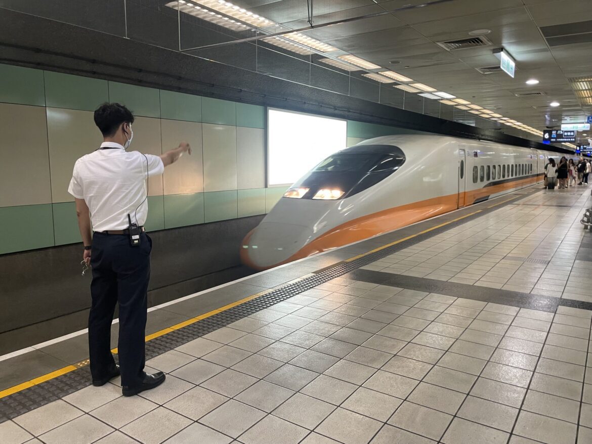 估上午脫離樺加沙暴風圈 高鐵宣布周二全線正常營運