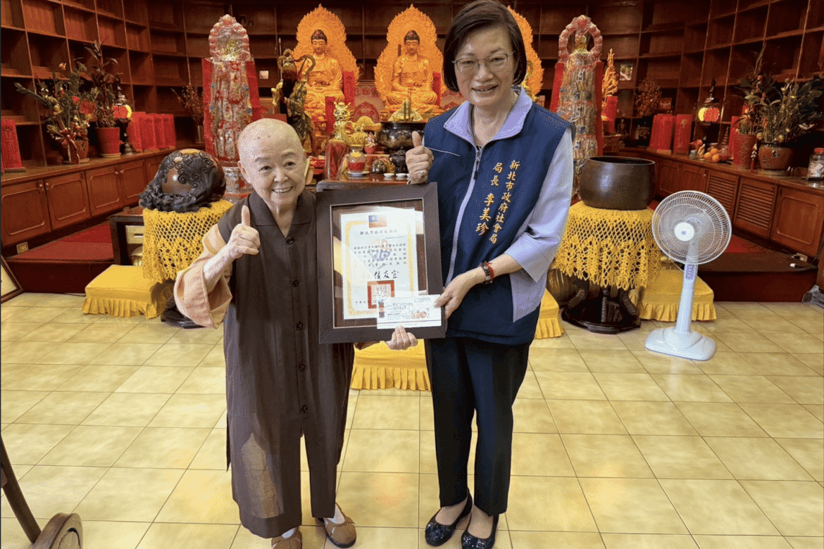 佛國悟宗淨土彌陀禪寺捐助新北     釋自弘師父幼時貧困立志     行善不只一端