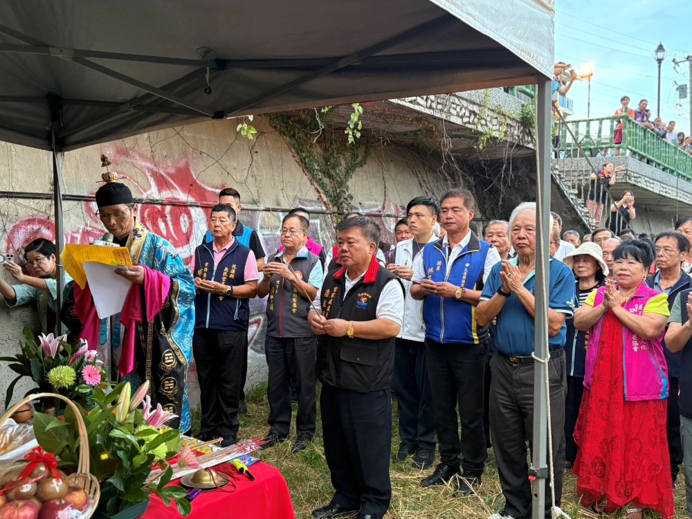 花蓮義民節放水燈  祈義民爺保佑鄉親