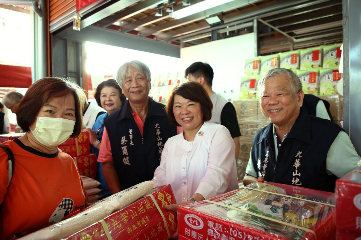 九華山地藏庵發放贊普品  與嘉市府攜手傳遞中秋溫暖