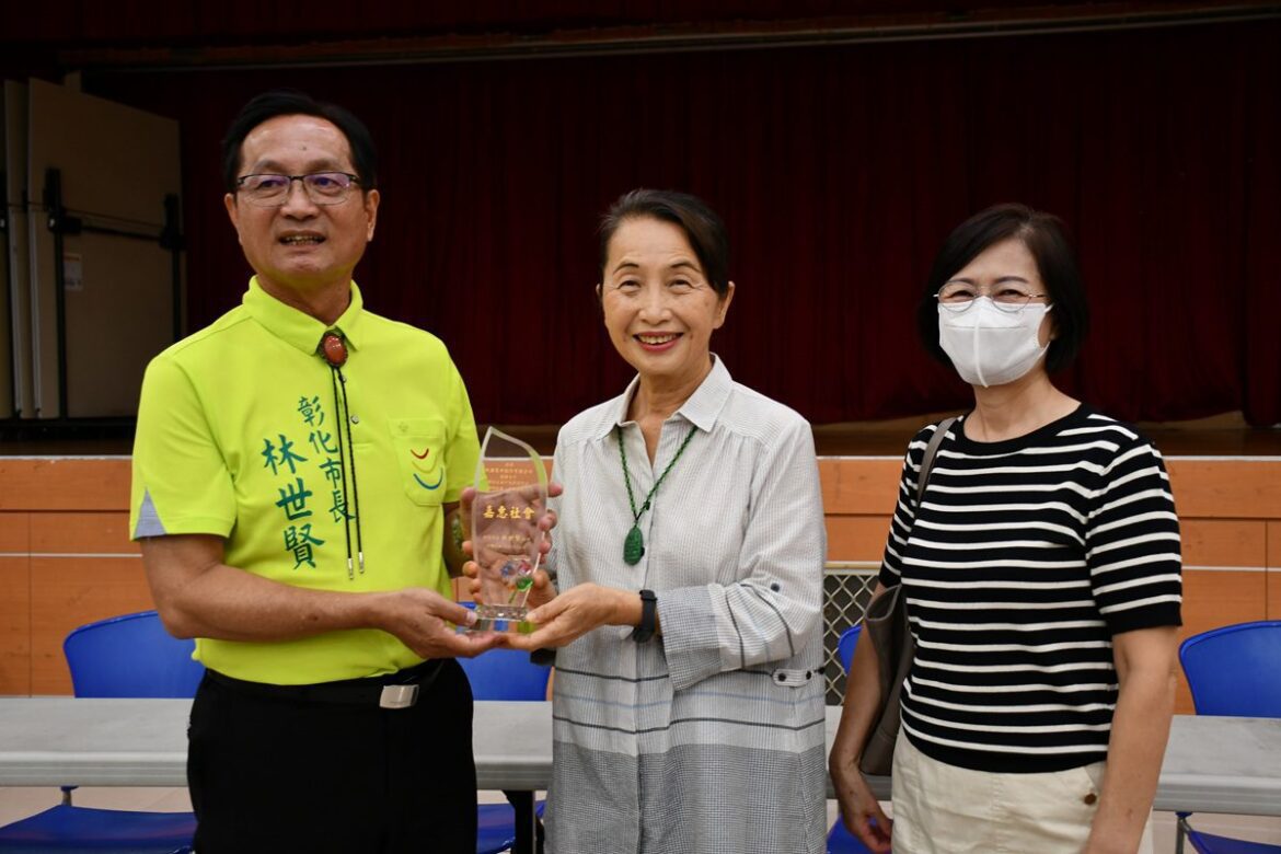 大通電子長年關懷弱勢族群  捐贈彰市獨居長者中秋節慰問金