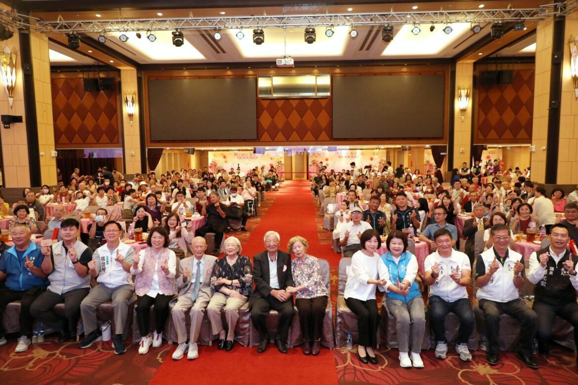 嘉義市114年金婚禮讚活動　72對夫妻檔真情摯愛彌足珍貴