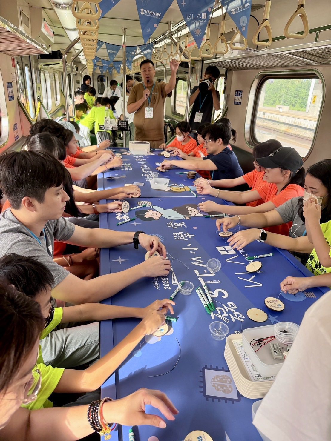 環島科普列車駛入臺東火車站  14校、309位師生動手玩科學