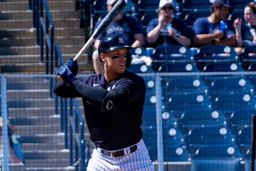 影/《MLB季後賽》「法官」賈吉撞柱追平轟全體肅立 洋基絕地反攻季後賽續命