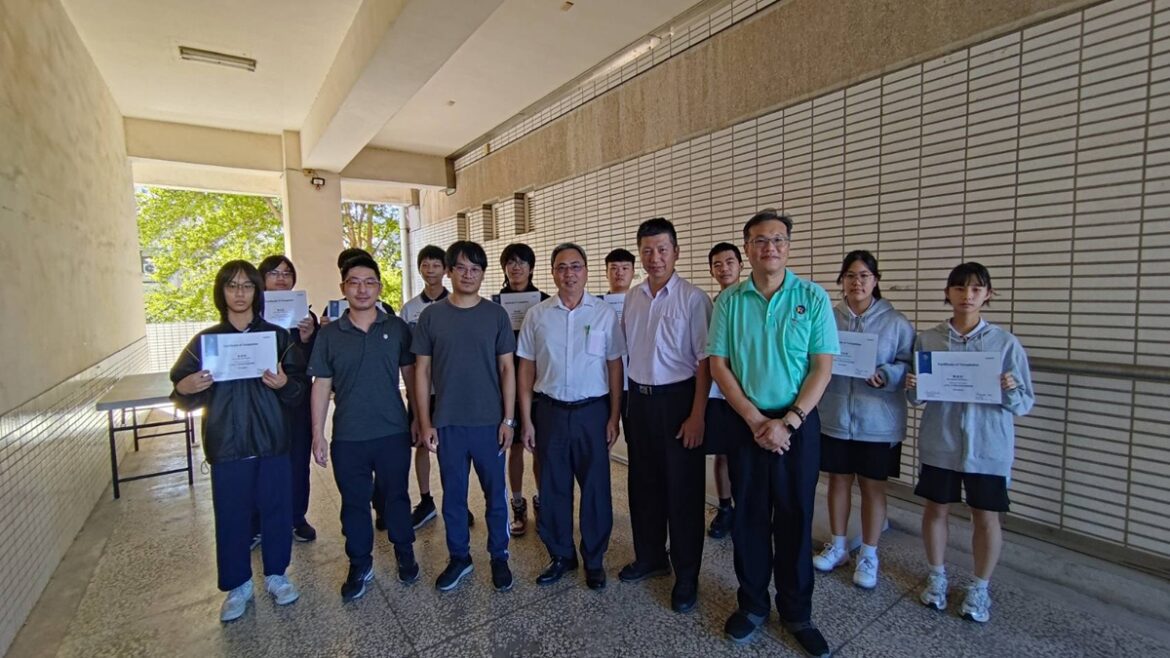 崇實高工電機科傳來捷報  11位同學全員通過歐姆龍原廠認證