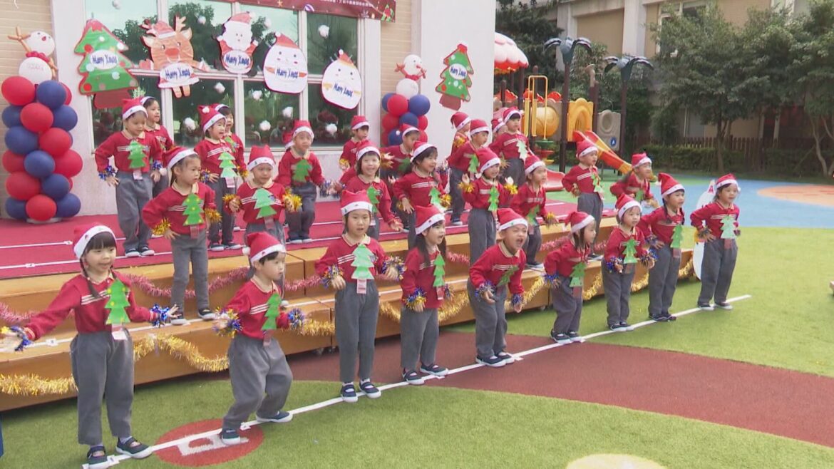 聖誕小鎮歡樂市集  幼兒園做公益助弱童孤老