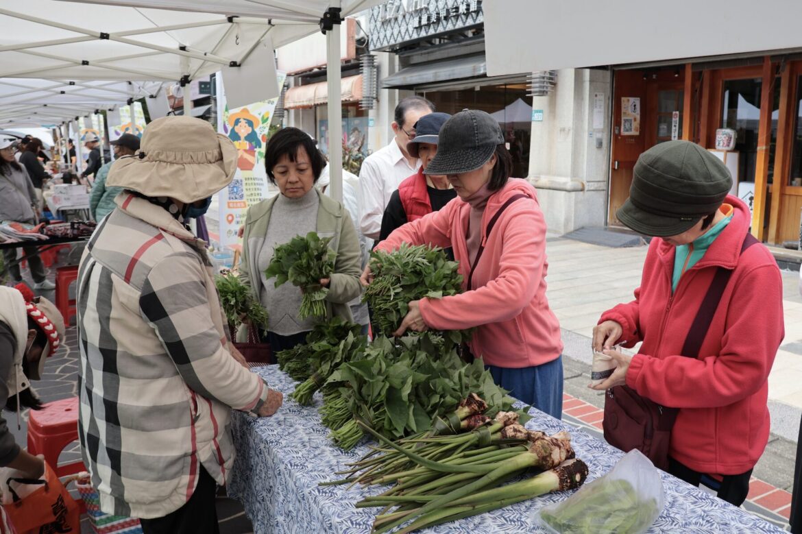 新北原民局三峽辦《Lipahak》市集     推廣新鮮無毒野菜與在地農耕智慧
