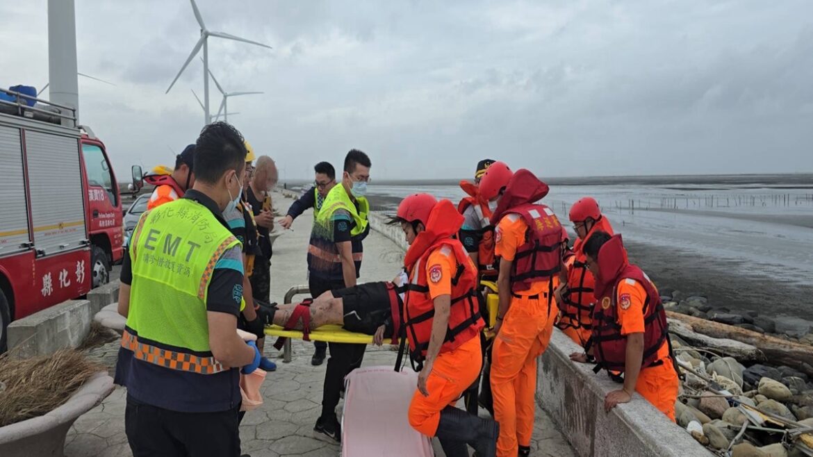 海巡獲報即刻救援暈厥民眾   呼籲颱風期間慎防水域危險