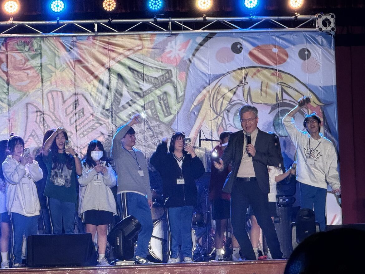 影音/溪高企鵝盃歌唱大賽嗨翻全場　下一個「溪高五月天」正誕生