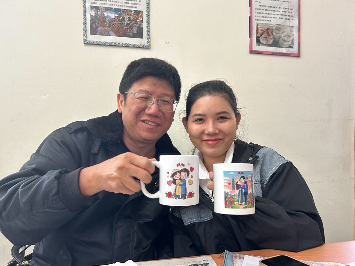 新住民家庭共製對杯增溫情  甜蜜轉印一輩子