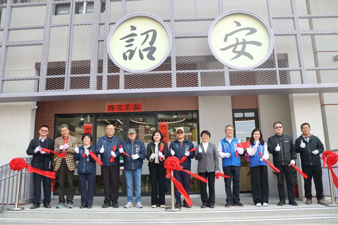 崙背大客廳熱鬧啟用　中央、地方與企業合力將圖書館挹注客家文化教育